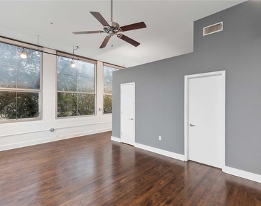 1312 Live Oak Street - Photo Thumbnail 5