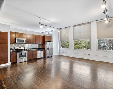 1312 Live Oak Street - Photo Thumbnail 35