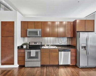 1312 Live Oak Street - Photo Thumbnail 36