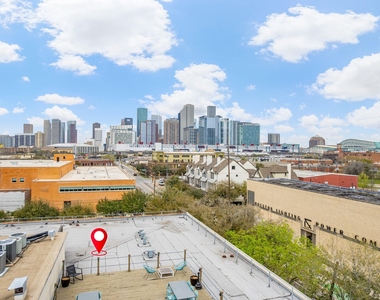 1312 Live Oak Street - Photo Thumbnail 27
