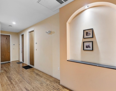 1312 Live Oak Street - Photo Thumbnail 21