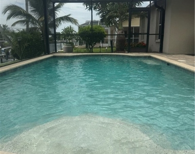 1113 Se 20th Court - Photo Thumbnail 21
