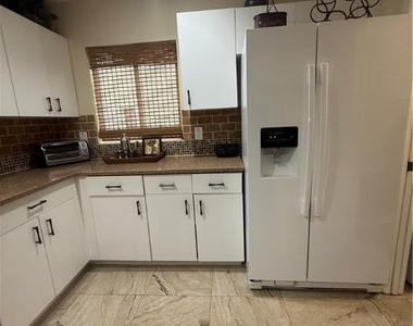 1113 Se 20th Court - Photo Thumbnail 5