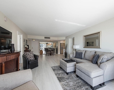4005 Gulf Shore Boulevard N - Photo Thumbnail 7