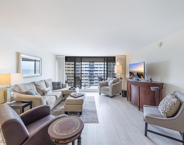 4005 Gulf Shore Boulevard N - Photo Thumbnail 4