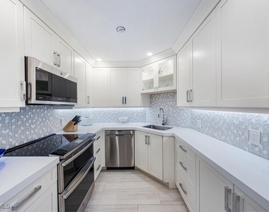 4005 Gulf Shore Boulevard N - Photo Thumbnail 10