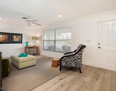 552 105th Avenue N - Photo Thumbnail 2