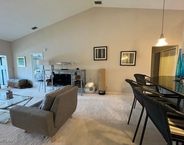 513 Lake Louise Circle - Photo Thumbnail 4