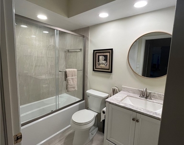 513 Lake Louise Circle - Photo Thumbnail 10