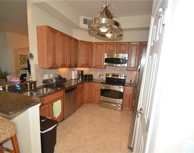 10572 Smokehouse Bay Drive - Photo Thumbnail 7