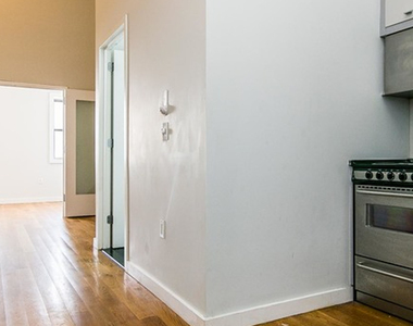 100 Dupont Street - Photo Thumbnail 1
