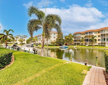 1250 N Portofino Drive - Photo Thumbnail 4