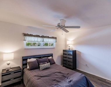 1250 N Portofino Drive - Photo Thumbnail 13