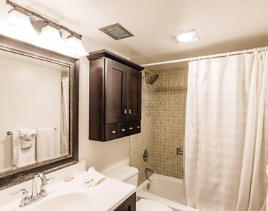 1250 N Portofino Drive - Photo Thumbnail 15
