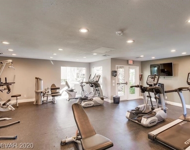 4200 S Valley View Boulevard - Photo Thumbnail 17