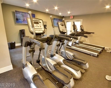 4200 S Valley View Boulevard - Photo Thumbnail 15