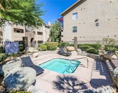 4200 S Valley View Boulevard - Photo Thumbnail 5