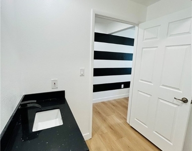 1418 S 3rd Street - Photo Thumbnail 9