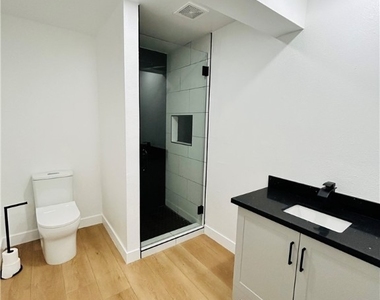 1418 S 3rd Street - Photo Thumbnail 6