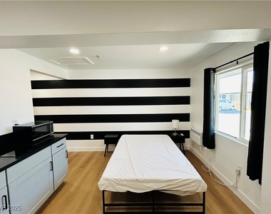 1418 S 3rd Street - Photo Thumbnail 1