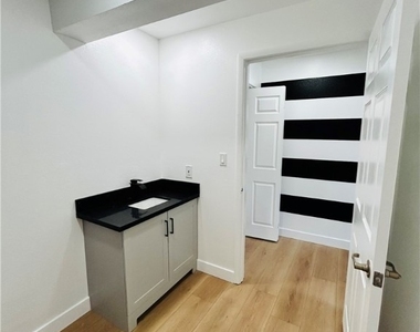 1418 S 3rd Street - Photo Thumbnail 10