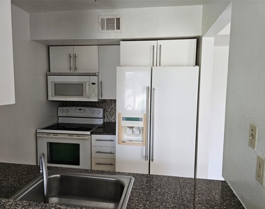 12627 Ashford Meadow Drive - Photo Thumbnail 5