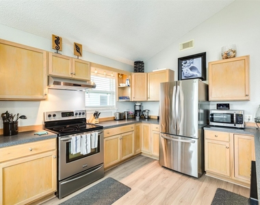 16614 Bermuda Way - Photo Thumbnail 7