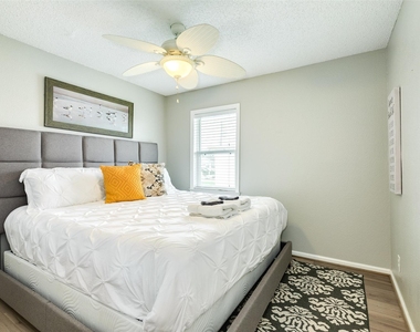 16614 Bermuda Way - Photo Thumbnail 14