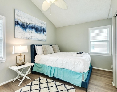 16614 Bermuda Way - Photo Thumbnail 13
