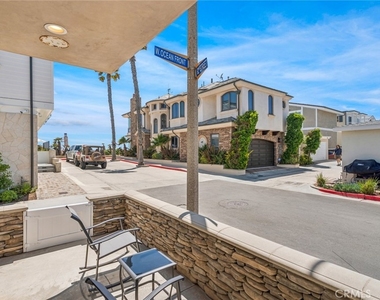 6111 Seashore Drive - Photo Thumbnail 2