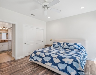 6111 Seashore Drive - Photo Thumbnail 16