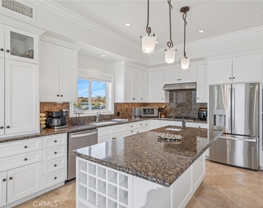 6111 Seashore Drive - Photo Thumbnail 5