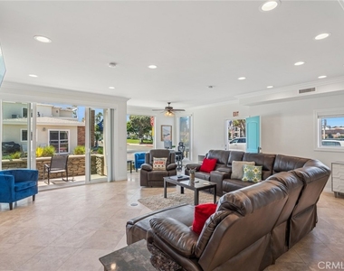 6111 Seashore Drive - Photo Thumbnail 8