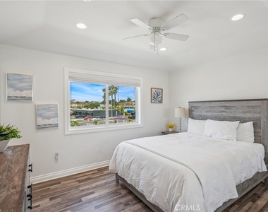 6111 Seashore Drive - Photo Thumbnail 24