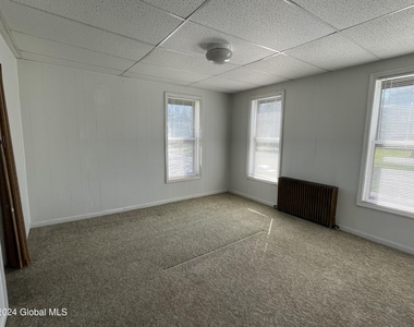524 Maple Avenue - Photo Thumbnail 3