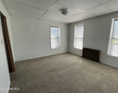 524 Maple Avenue - Photo Thumbnail 4
