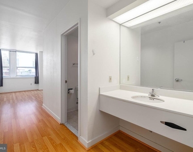 1100 Vine Street - Photo Thumbnail 7