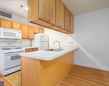 1100 Vine Street - Photo Thumbnail 3