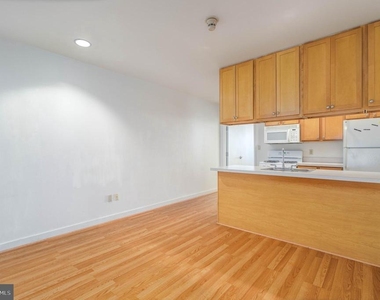 1100 Vine Street - Photo Thumbnail 2