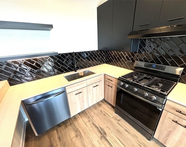 4510 Terry-o Ln - Photo Thumbnail 7