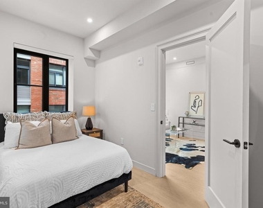 2121 Ward Place Nw - Photo Thumbnail 13