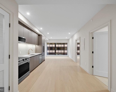 2121 Ward Place Nw - Photo Thumbnail 5