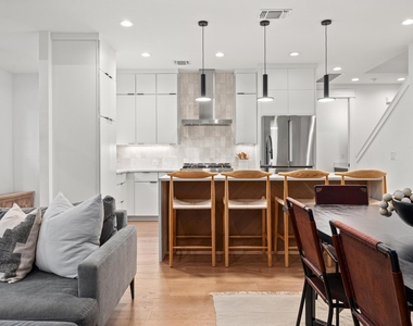 2104 E 2nd St - Photo Thumbnail 1