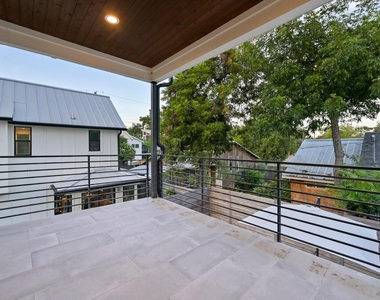 2104 E 2nd St - Photo Thumbnail 23