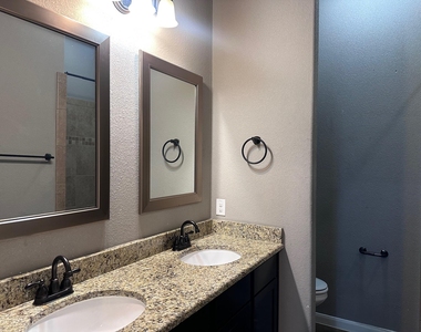 200 Mauna Kea Ln - Photo Thumbnail 7