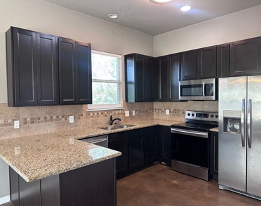 200 Mauna Kea Ln - Photo Thumbnail 4