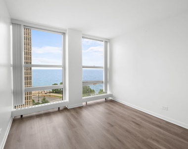 6730 S South Shore Drive - Photo Thumbnail 4