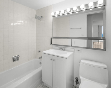 6730 S South Shore Drive - Photo Thumbnail 7