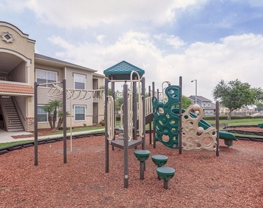 900 N 26th St - Photo Thumbnail 2