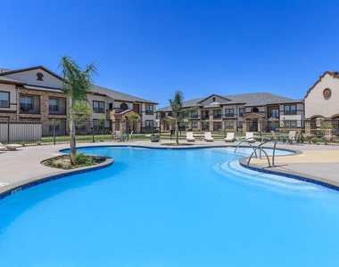 2132 E Wisconsin Road - Photo Thumbnail 3